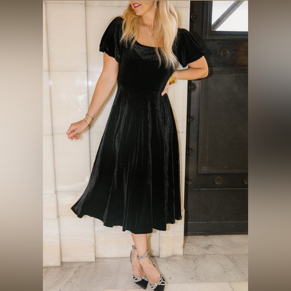 Ivy City Co. Cleo dress, black velvet, size S